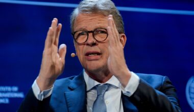 Deutsche Bank verdoppelt Gewinn und überrascht Analysten