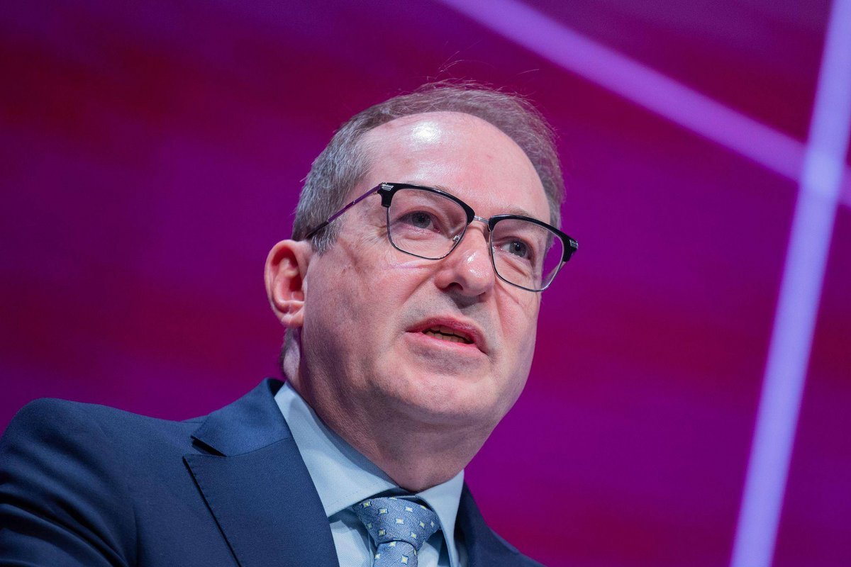 Köln | Dobrindt: mehr Verfassungsschützer gegen Linksextremisten