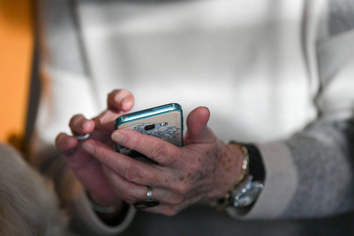 Berlin | Anteil gestiegen: Drei von vier Älteren ab 65 Jahren online