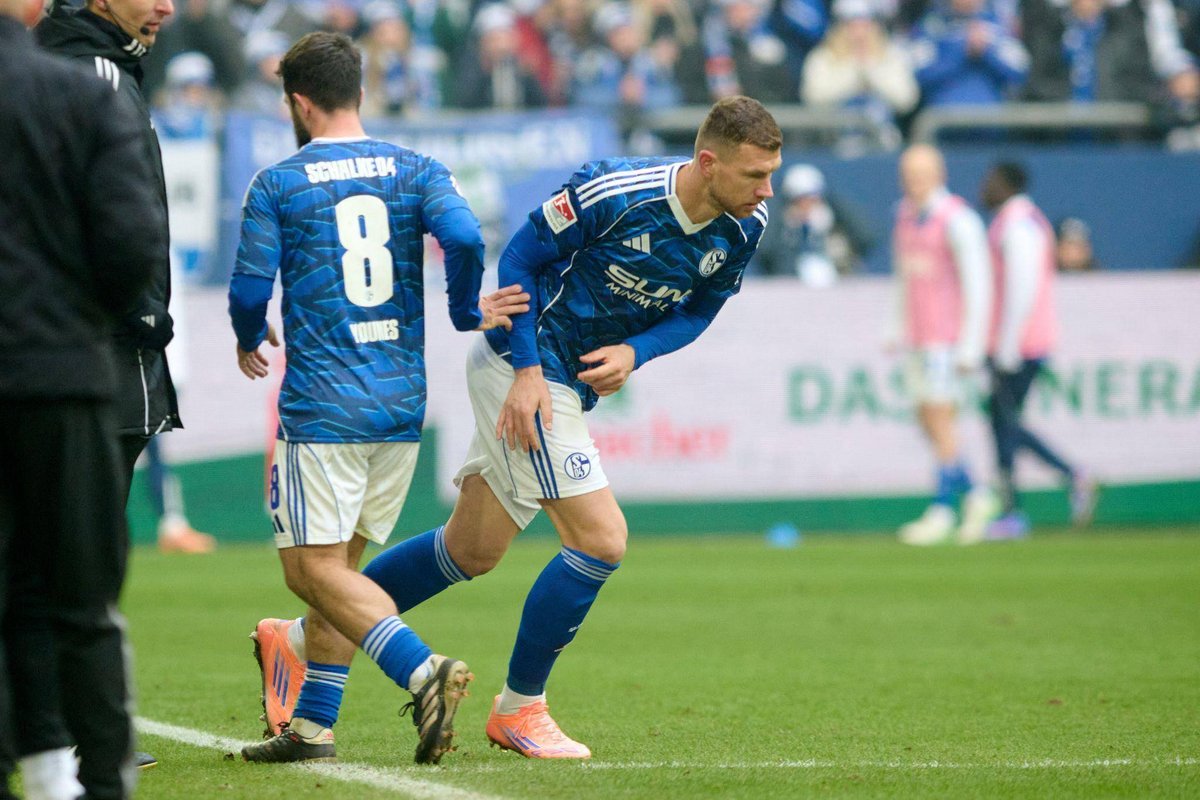 Gelsenkirchen | Dzeko trifft bei Schalke-Debüt: 2:2 gegen Kaiserslautern