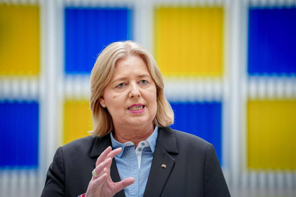 Berlin | Kommission empfiehlt Komplettumbau des Sozialstaats