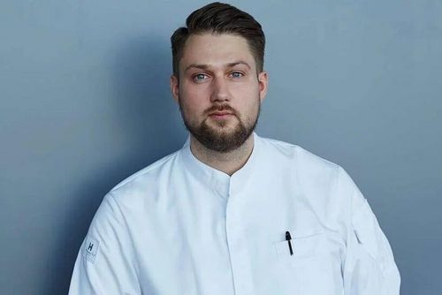 Anton Gschwendtner verlässt Atelier im Hotel Bayerischer Hof in München: Tageskarte