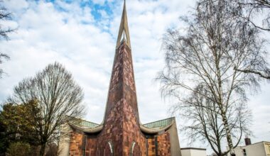 Kirche-und-Leben.de - Sehenswert: Fünf Kirchen der 50er