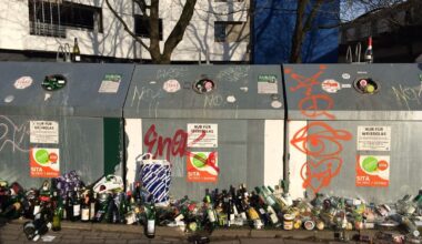 Bielefeld: Altglascontainer überlastet nach Silvester