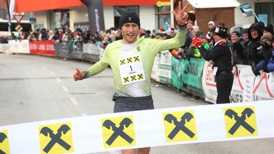 Florian Bremm läuft in Peuerbach zum Hattrick