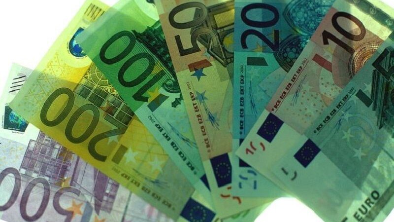 Herford: Möbelindustrie kritisiert E-Auto-Förderung - Radio Westfalica