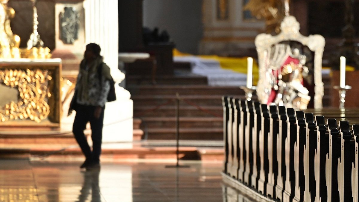 und-Leben.de - So haben sich die Kirchenaustritte im Bistum Münster 2025 entwickelt