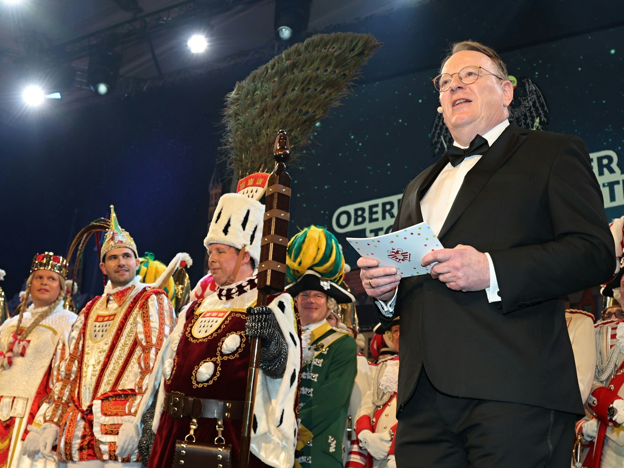 Torsten Burmester proklamiert das Kölner Dreigestirn.