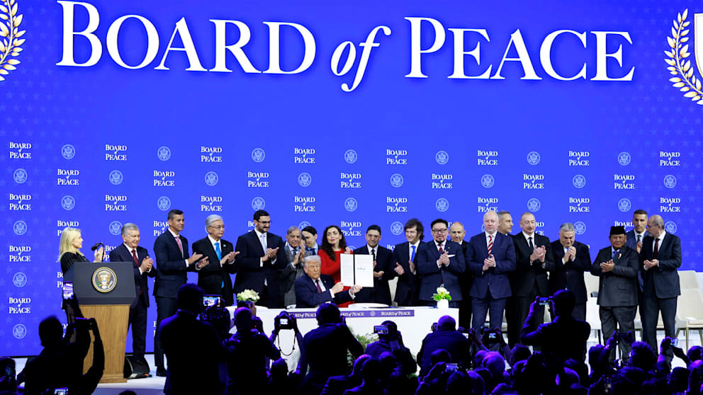 US-Präsident Donald Trump beider Unterzeichnung des Gründungsvertrages für den Staatenbund „Board of Peace“