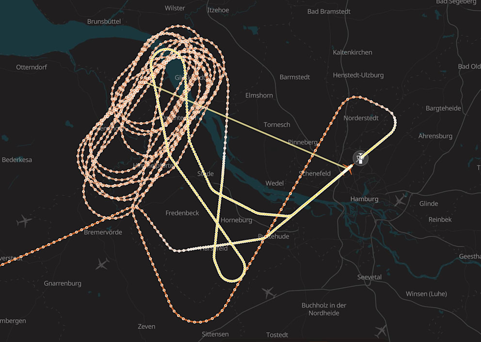 Eine Aufnahme der Plattform Flightradar zeigt, wie der Flieger am Nachmittag über Hamburg kreiste