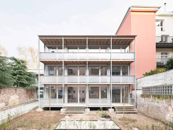 Modulare Nachverdichtung in Köln,
DAM-Preis-2026-Shortlist_AretzDurr-Architektur_Wohnen-F-9-Modulare-Nachverdichtung-Koeln_Foto-Luca-Claussen
Credit: Aretz Dürr Architektur Foto: Luca Claussen Fotografie