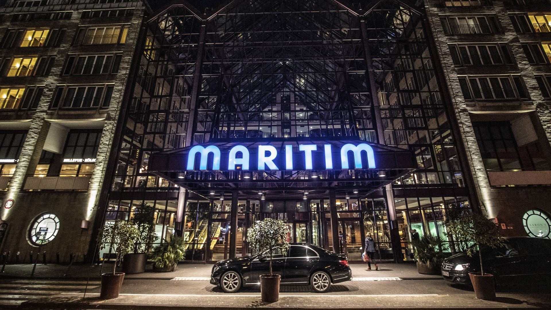 Das Maritim-Hotel am Kölner Rheinufer: Der derzeitige Pachtvertrag mit einer Kölner Immobiliengesellschaft endet im kommenden Jahr. Das Hotel ist bei vielen Karnevalsgesellschaften als Veranstaltungsort beliebt.