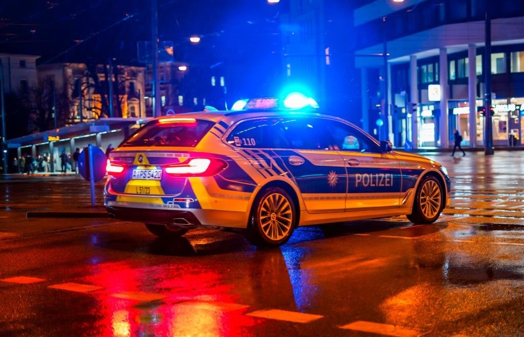 Polizei findet Drogen und Waffen