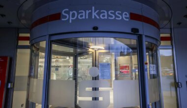 Gelsenkirchen: Polizei durchsucht Sparkasse nach Millionen-Coup - Panorama