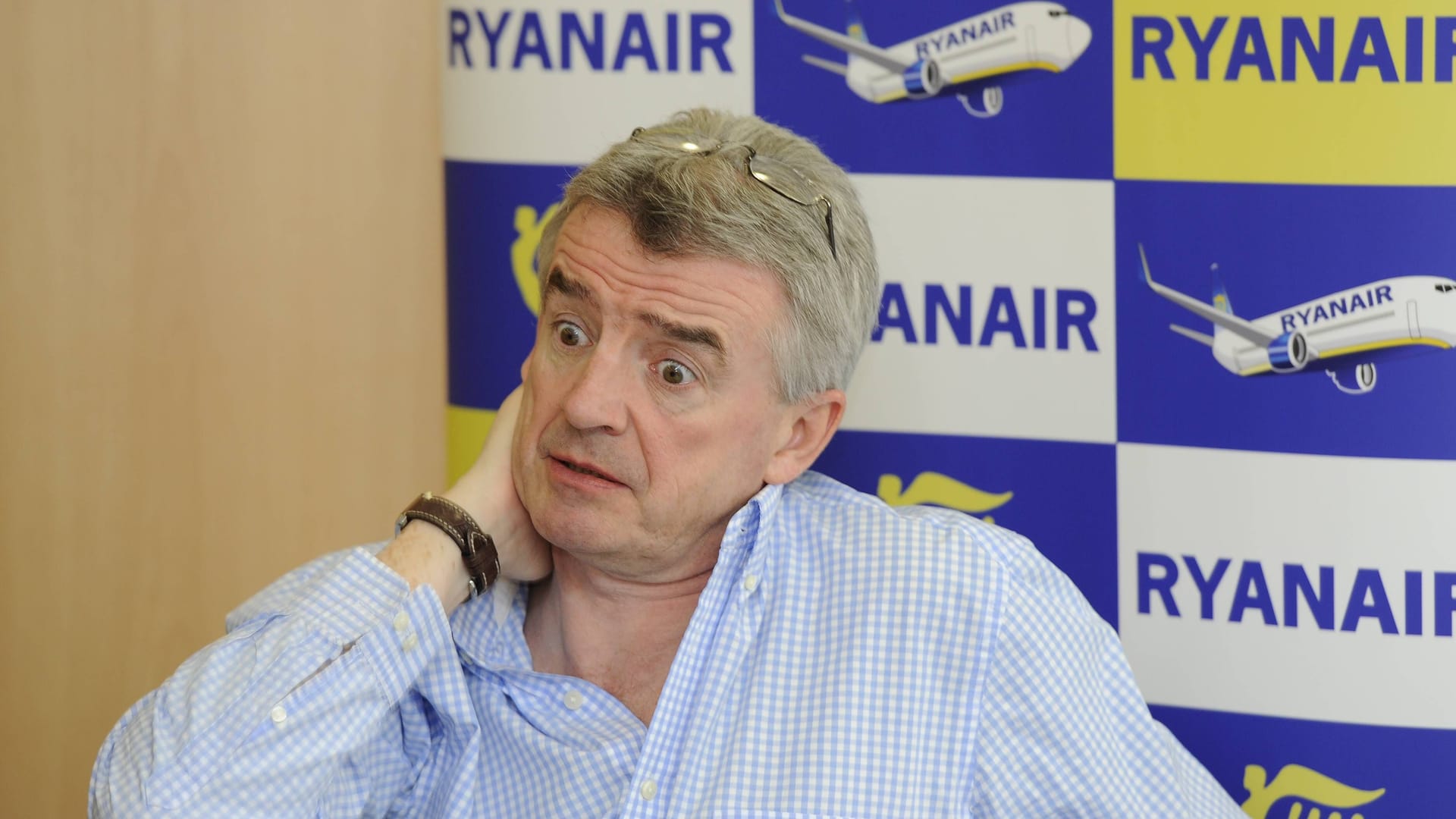 Der irische Geschäftsmann und CEO der Billigfluggesellschaft Ryanair, Michael O’Leary. Er fordert Elon Musk zum Armdrücken heraus. Der irische Geschäftsmann und CEO der Billigfluggesellschaft Ryanair, Michael O’Leary. Er fordert Elon Musk zum Armdrücken heraus.