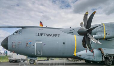 Der Airbus A400M der Deutschen Luftwaffe in einer Seitenperspektive