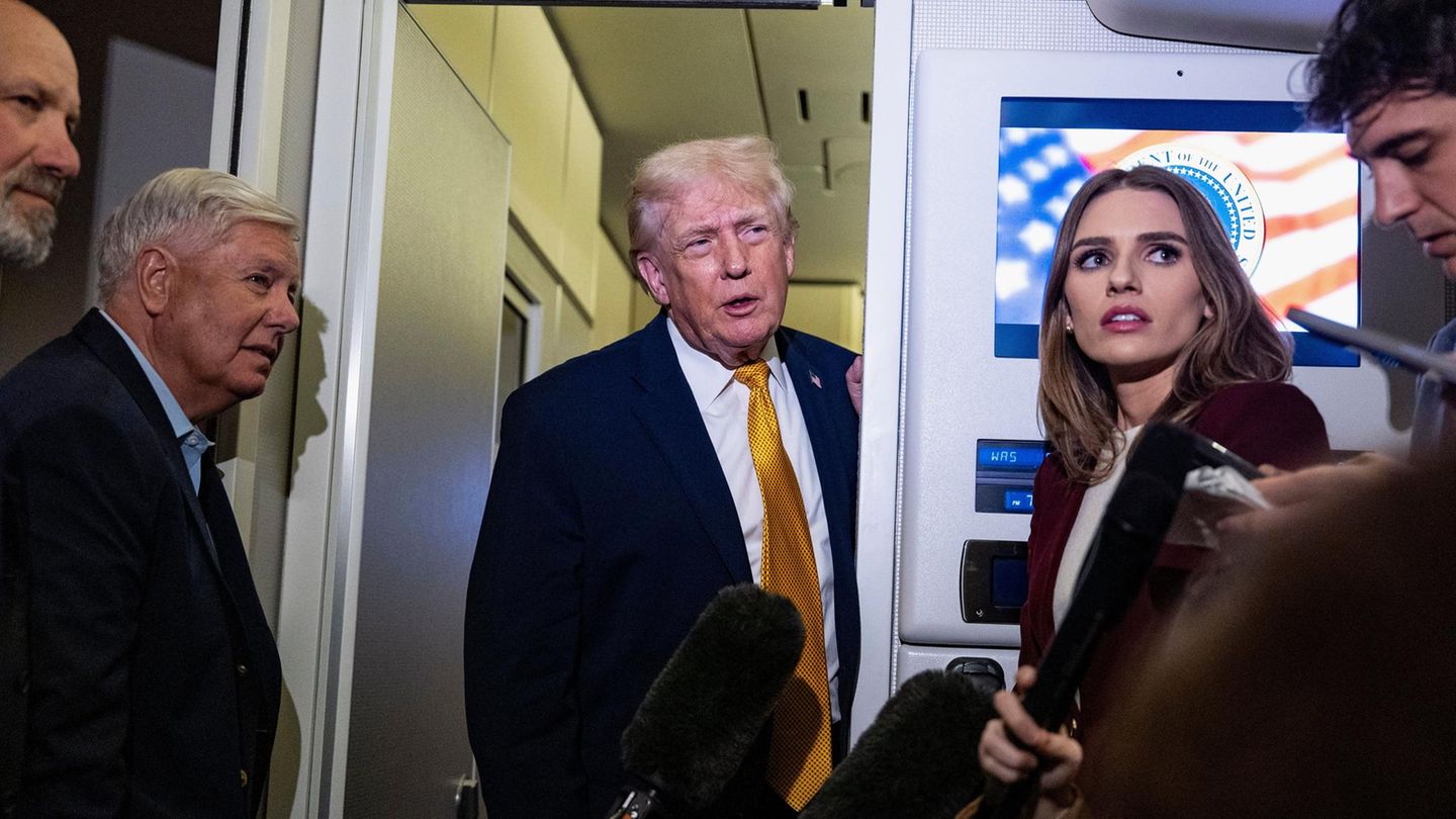 Donald Trump an Bord der Air Force One