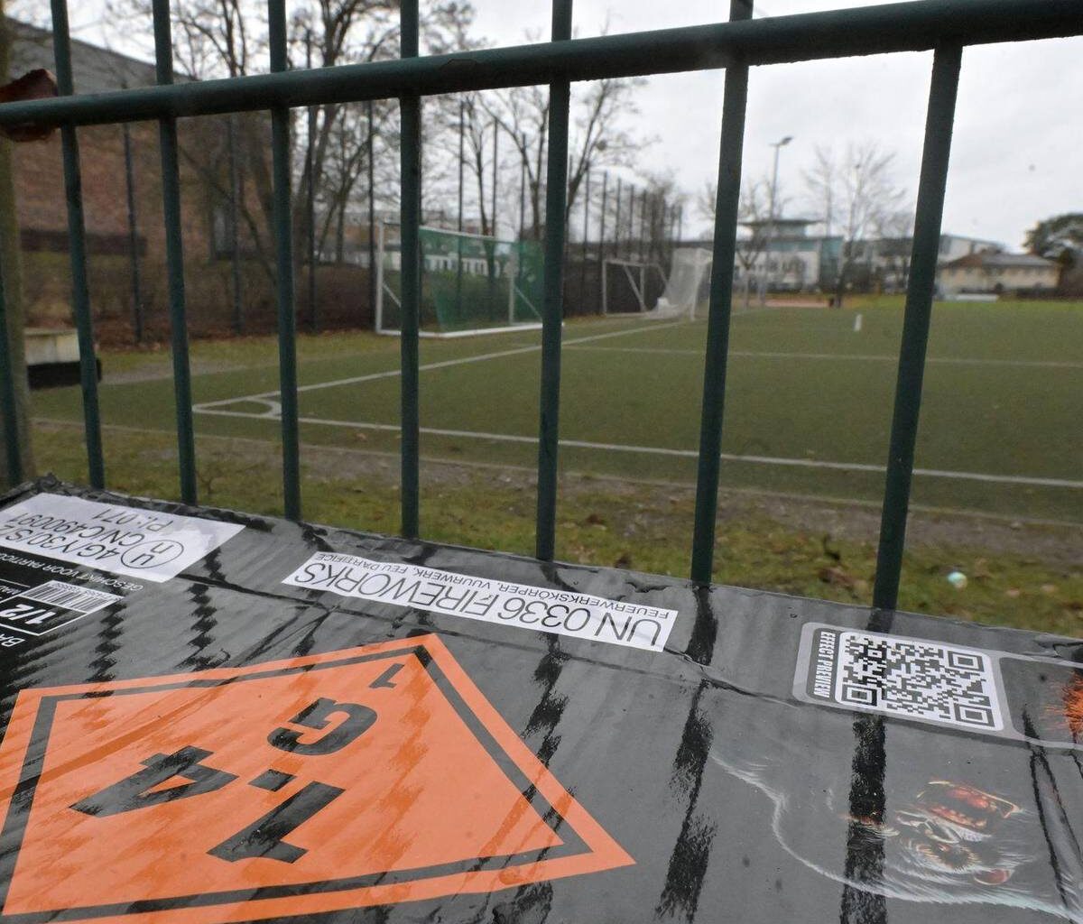 Schwerstverletzter Junge in Potsdam - illegale Kugelbombe?