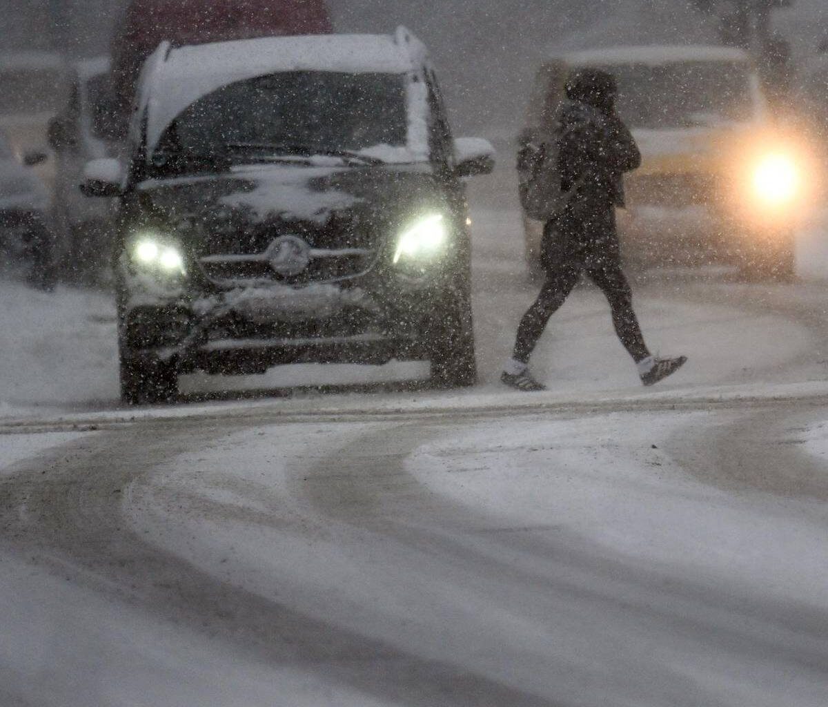 Vorsicht wegen Schnee und Glätte auf Straßen