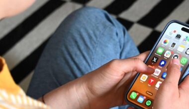 Frankreichs Parlament für Social-Media-Verbot unter 15