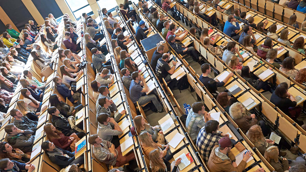 Rheinland-Pfalz: 50-jähriger Dauerstudent klagt auf Wohngeld – und verliert