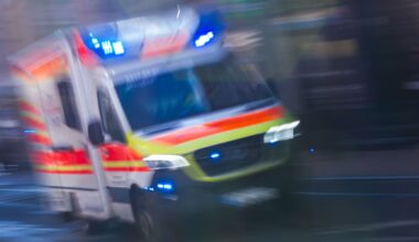 Frankfurt: Busfahrer mit Schraubendreher in Bauch gestochen