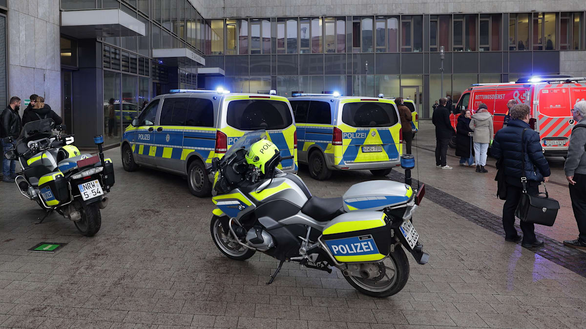 Düsseldorf: 25 Personen prügeln sich auf Gerichtsflur – Prozess muss unterbrochen werden