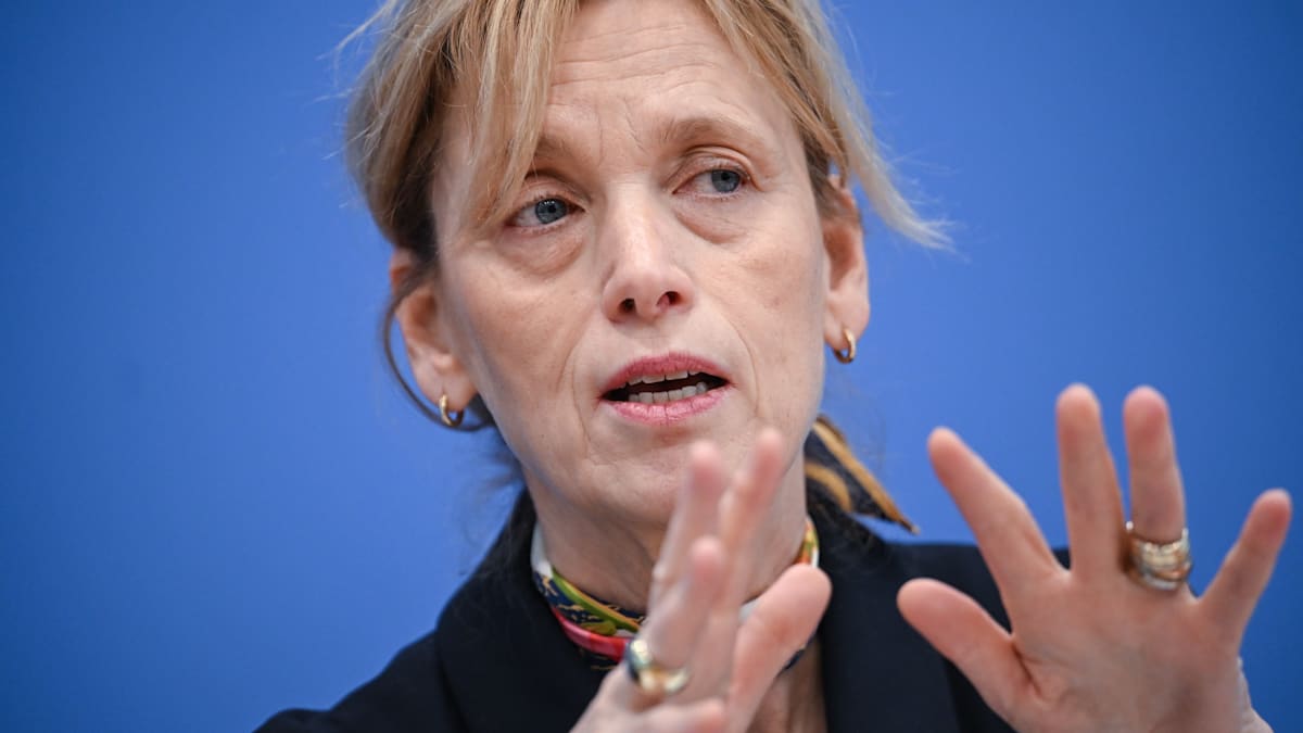 Karin Prien: „Ein Teil dieser Medien will zur Zersetzung unseres Systems beitragen – das ist offenkundig“