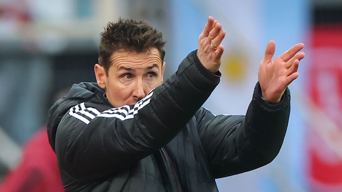 1. FC Nürnberg: Irre Schlussphase – Klose fliegt, seine Mannschaft dreht auf