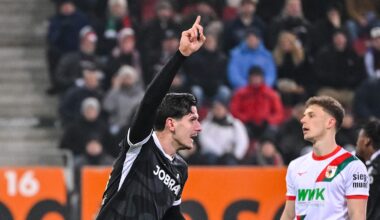 FC Augsburg: Zwei-Tore-Führung reicht nicht gegen SC Freiburg – Pyro-Chaos und späte Gegentore