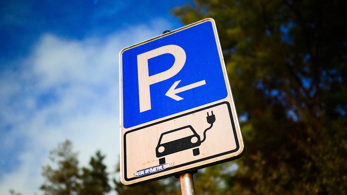 E-Ladepark in Wertheim: Frau verursacht beim Ausparken Millionenschaden