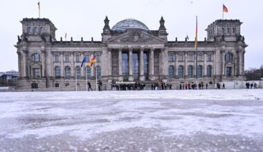 Hauptstadt auf Eis gelegt: In Berlin ist etwas ins Rutschen gekommen. Leider sind es nur die Berliner