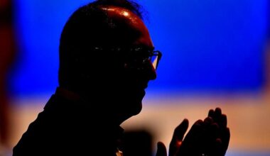 Nach Stromausfall in Berlin: Grünen-Chef greift Dobrindt an