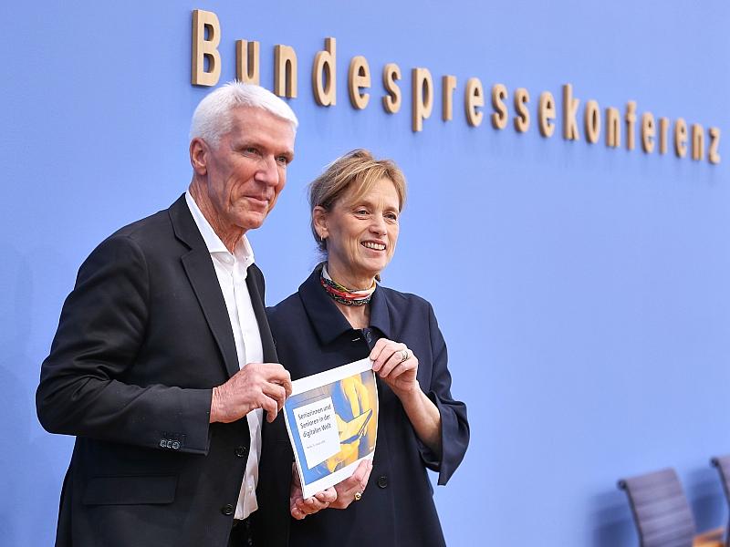 Studie vorgestellt: Immer mehr Senioren sind online