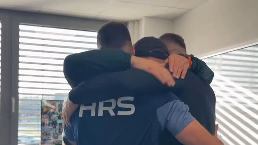 Willkommen von Edin Dzeko: „Bosnisches Gruppenkuscheln“ auf Schalke