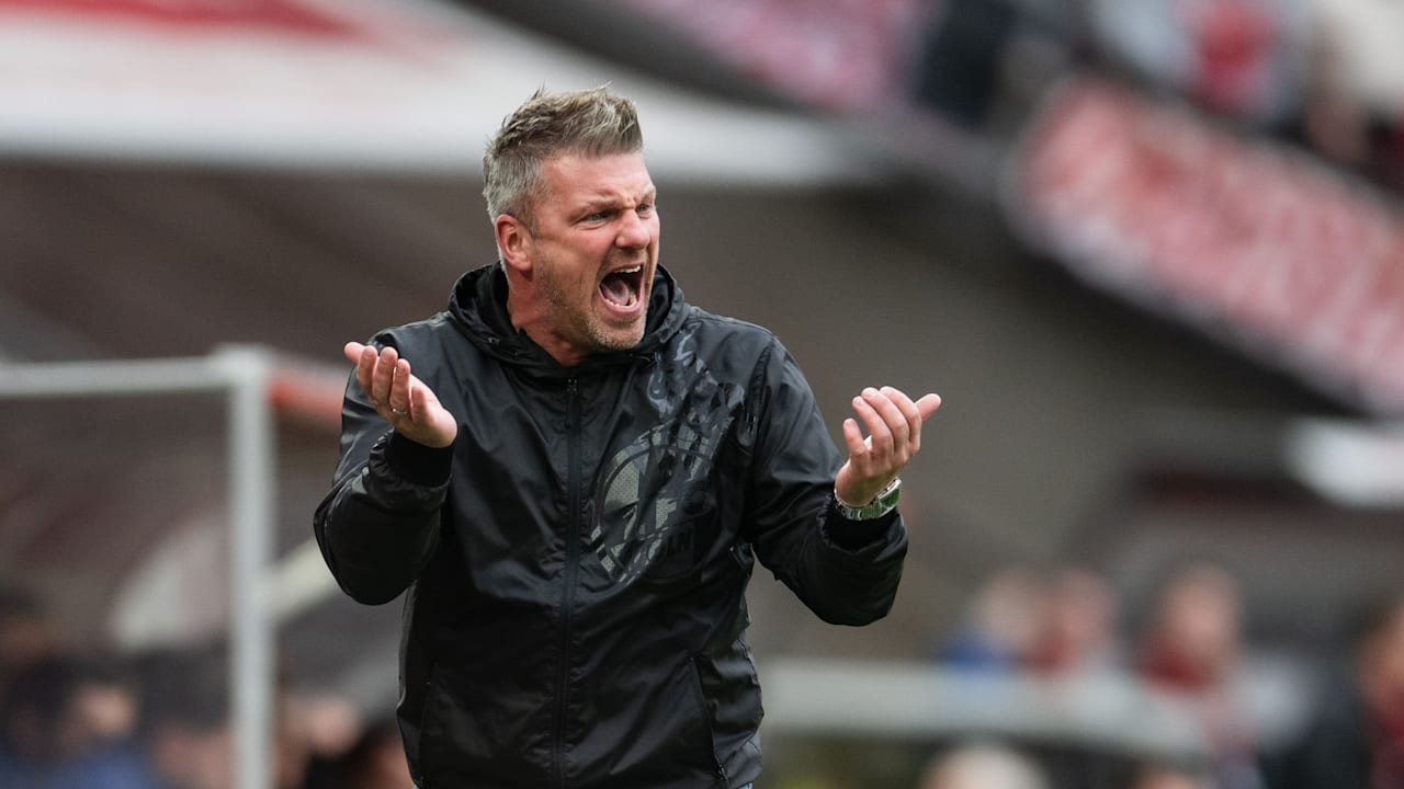 1. FC Köln: Standard-Alarm: Lukas Kwasniok mit Frust im Regen-Camp | Sport