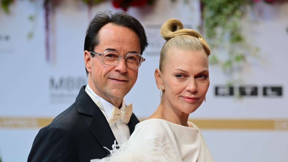 Ihr Mann Jan Josef Liefers unterstütze sie bei ihrem geplanten Engagement, sagt Anna Loos. (Archivbild)