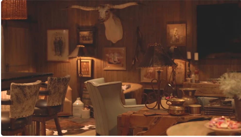 Wie im Wilden Westen: Im gemütlichen „Saloon“ der Schumachers treffen sich Familie und Mitarbeiter zum Essen