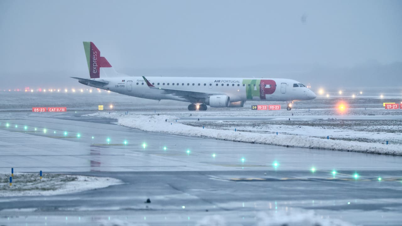 Probleme kurz nach Start in Hamburg: Zwei Stunden Angst an Bord von Portugal-Flieger | Regional