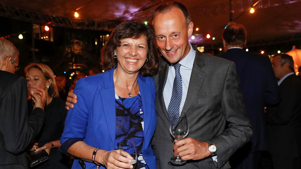 Verstehen sich blendend: Friedrich Merz (70) und Ilse Aigner (61), hier im Jahr 2016 beim BILD100-Event