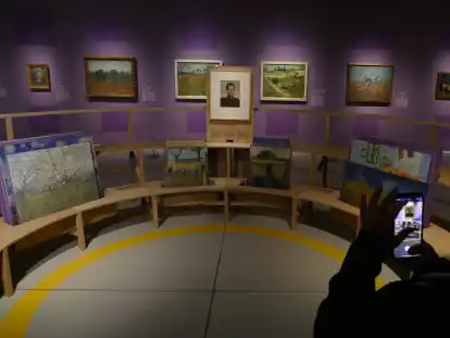 Ein Blick in den Ausstellungsraum, in dem sich die Werke von Vincent van Gogh befinden.