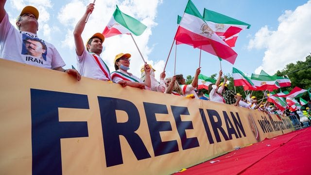 Demonstration "Freiheit im Iran" in Berlin Demonstration "Freiheit im Iran" in Berlin