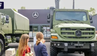 Militärlastwagen für Frankreich | FAZ