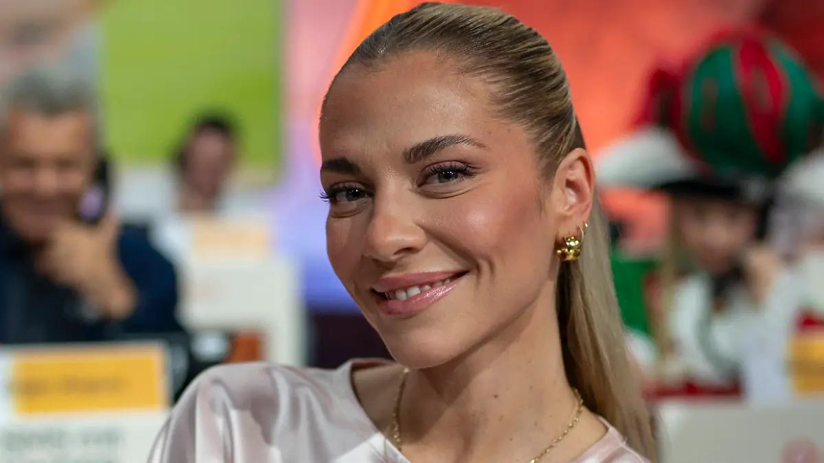 Schauspielerin Valentina Pahde beim 30. RTL-Spendenmarathon 2025. Davor drehte sie schon mit Florian Silbereisen heiße Szenen.