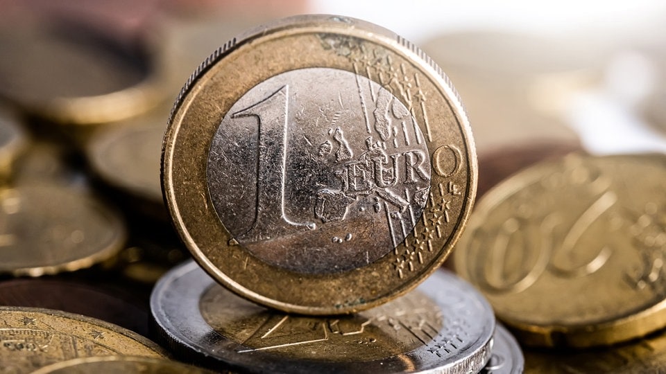 Verdienst, Einreisen, Bezahlen – das gibt es im Februar Neues!