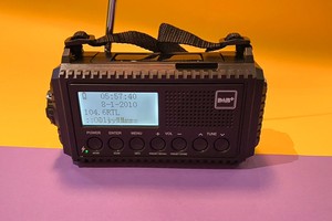 Mesqool CR1009 Pro DAB im Test: Kurbelradio mit Top-Preis-Leistung