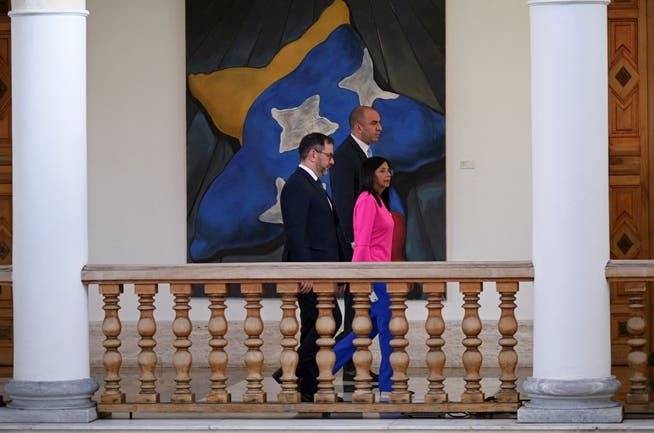 Der venezolanische Aussenminister Yván Gil (links) mit der nun frisch ernannten Interimspräsidentin Delcy Rodríguez in Caracas im Sommer 2025.