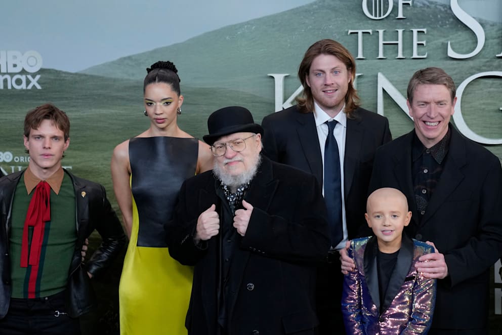 Finn Bennett (27), Tanzyn Crawford (25), George R. R. Martin (77), Peter Claffey (29), Dexter Sol Ansell (11) und Sam Spruell (49) am Dienstagabend in Berlin