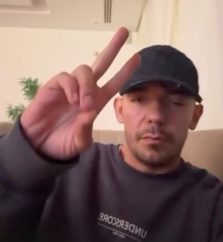 In einer neuen Instagram-Story wirkt Capital Bra müde