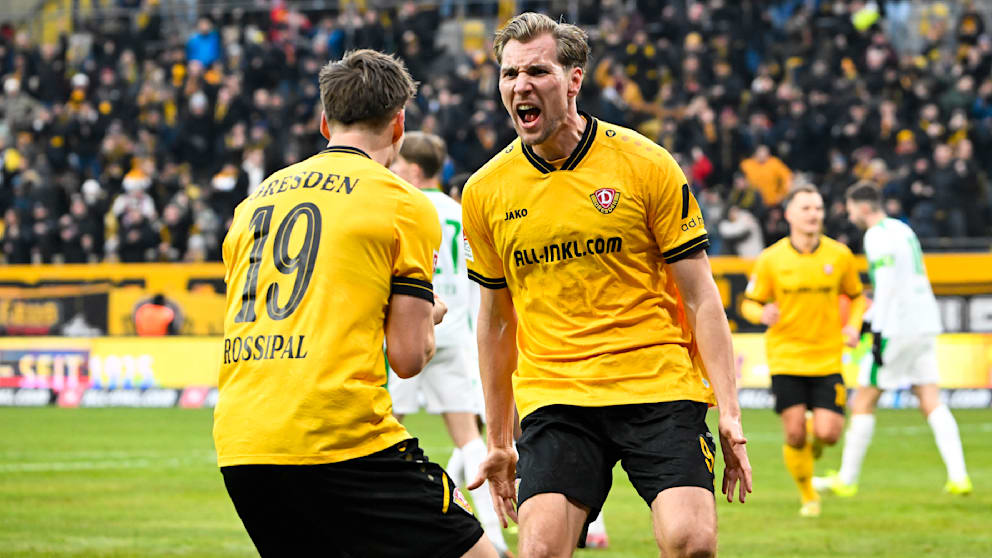 Nach Kellers Tor jubeln Vincent Vermeij (hinten) und Vorlagengeber Alexander Rossipal (vorn) ausgelassen